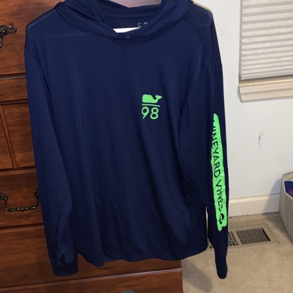 Vineyard Vines Pullover - Picture 1 of 3